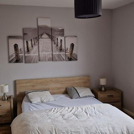Refuge Urbain Chic Avec Balcon Appartement Saint-Lo Buitenkant foto