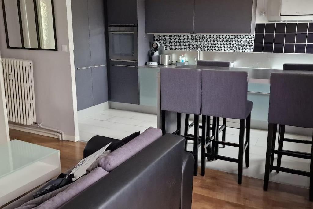 Refuge Urbain Chic Avec Balcon Appartement Saint-Lo Buitenkant foto